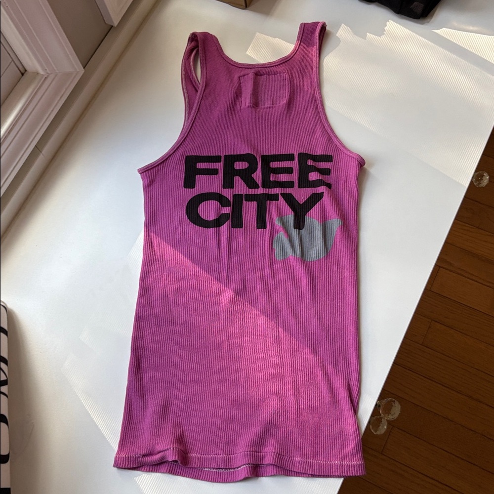 NWT free city tank women’s small/extra small